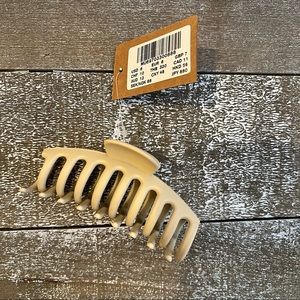 Brandy Melville ivory matte hair clip